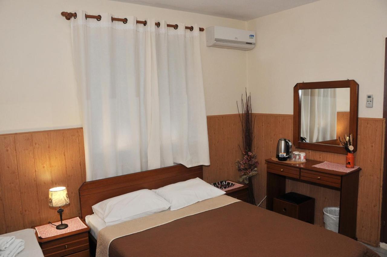 Guesthouse Bloutsos Rooms كاستراكيون المظهر الخارجي الصورة
