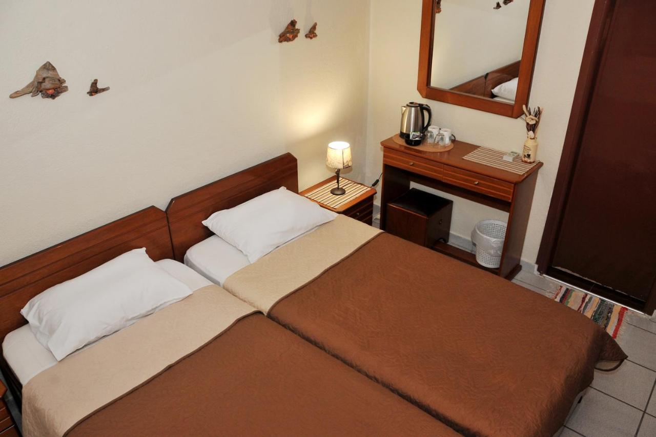 Guesthouse Bloutsos Rooms كاستراكيون المظهر الخارجي الصورة